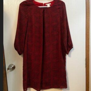 H&M Woman’s Geometric Red Black Front Pleated Sheath Dress 3/4 Sleeve Size 4